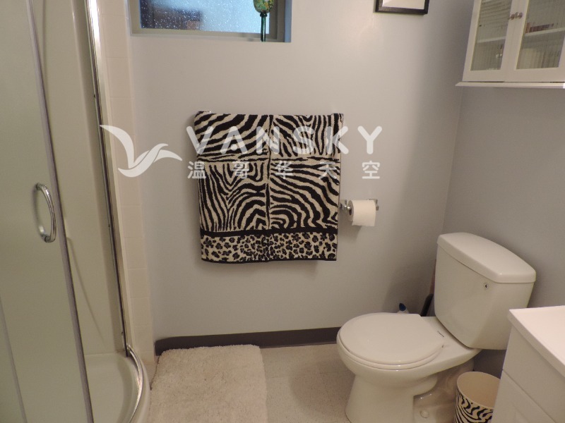 221206211252_bathroom 1.JPG